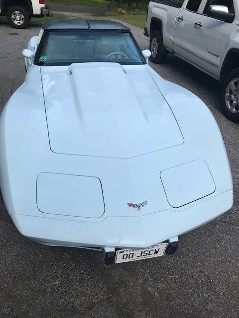 1979 blue/white Chevrolet Corvette