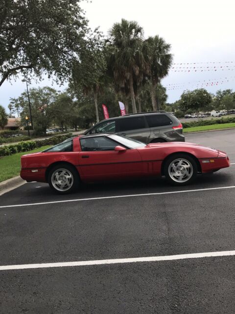 1990 Red Chevrolet Corvette