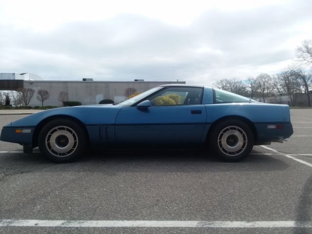 1985 Blue Chevrolet Corvette Coupe
