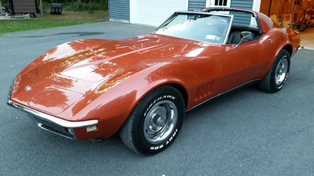 1968 bronze Chevrolet Corvette Coupe