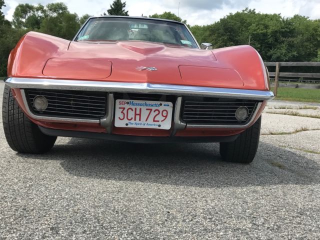 1968 bronze Chevrolet Corvette Coupe