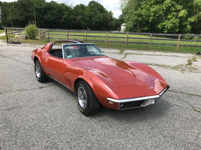 1968 bronze Chevrolet Corvette Coupe
