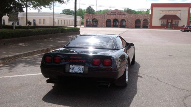 1991 White Chevrolet Corvette Coupe