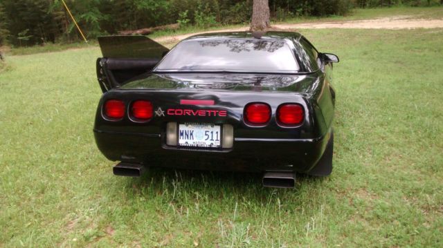 1991 White Chevrolet Corvette Coupe