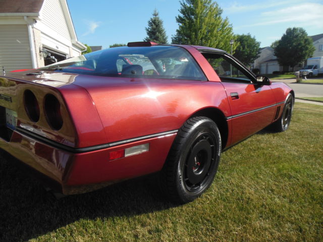 1986 maroon Chevrolet Corvette Coupe