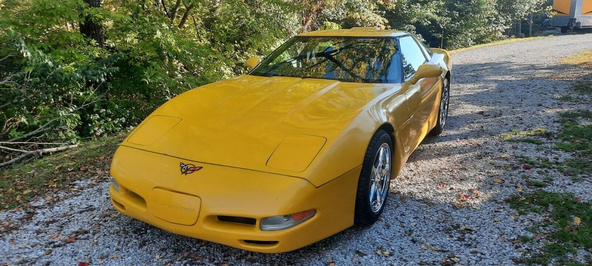 1986 Yellow Chevrolet Corvette Hatchback