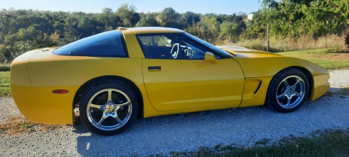 1986 Yellow Chevrolet Corvette Hatchback