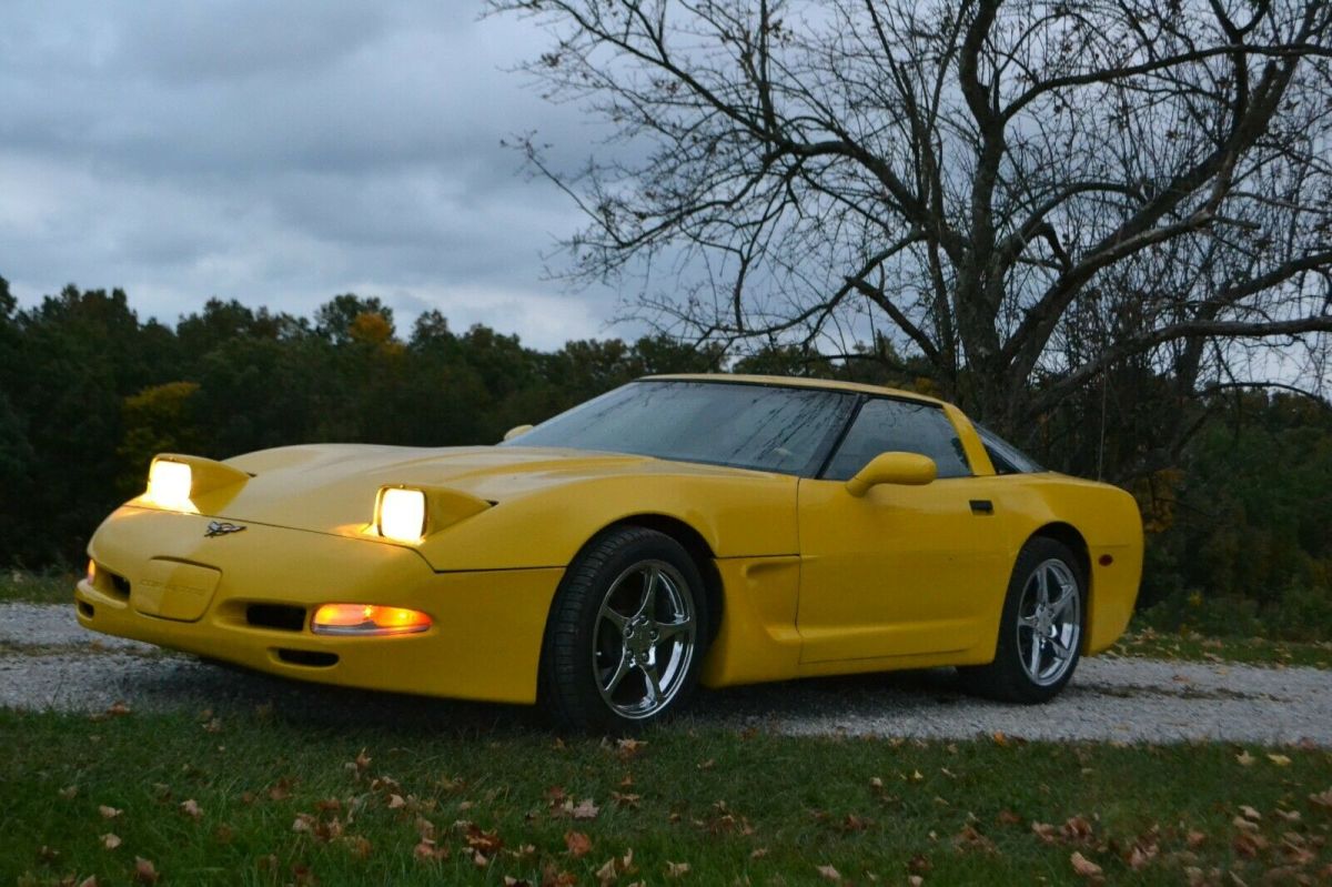 1986 Yellow Chevrolet Corvette Hatchback