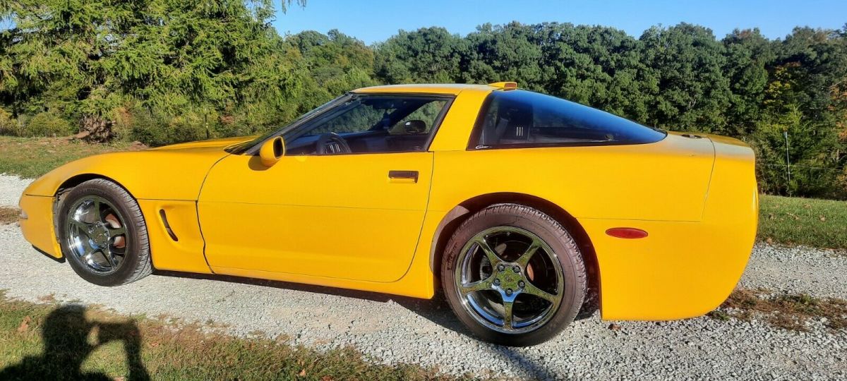 1986 Yellow Chevrolet Corvette Hatchback