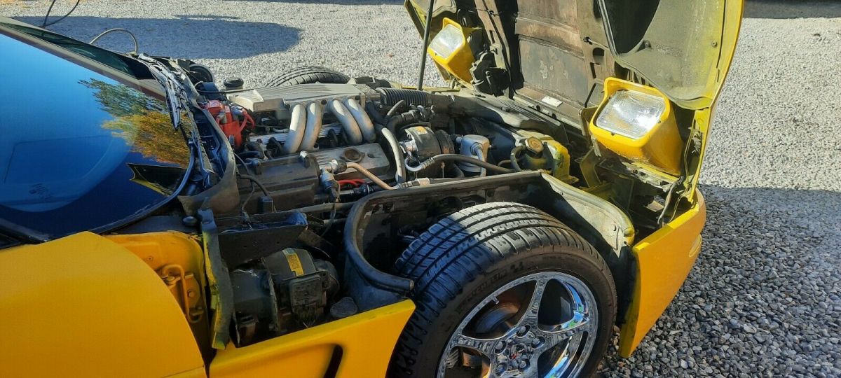 1986 Yellow Chevrolet Corvette Hatchback