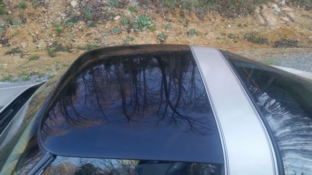 1982 Lite gold Chevrolet Corvette T - Top