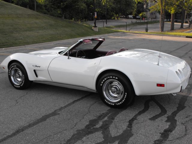 1975 White Chevrolet Corvette Convertible
