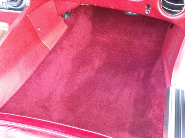 1975 White Chevrolet Corvette Convertible