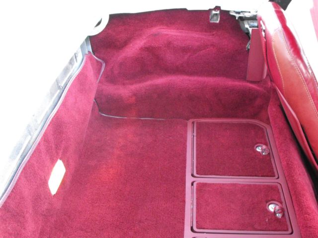 1975 White Chevrolet Corvette Convertible