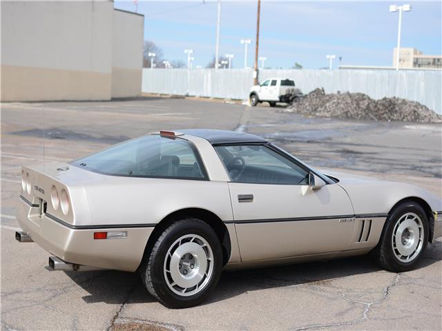 1987 Gold Chevrolet Corvette --