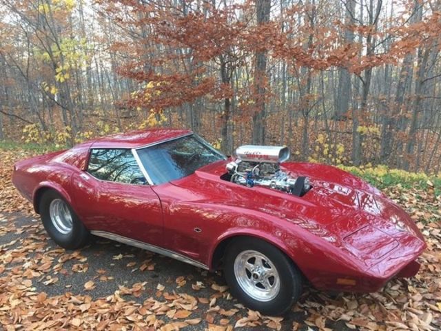 1975 Red Chevrolet Corvette Coupe