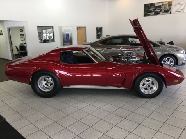 1975 Red Chevrolet Corvette Coupe