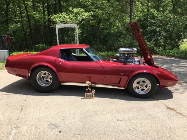 1975 Red Chevrolet Corvette Coupe