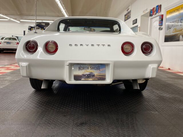 1975 White Chevrolet Corvette 2 Door