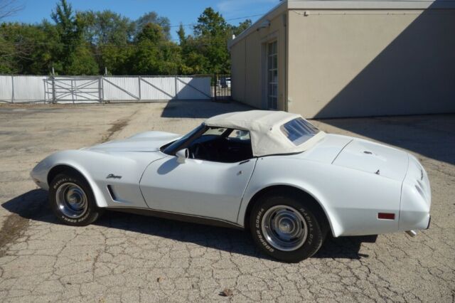 1975 White Chevrolet Corvette Convertible