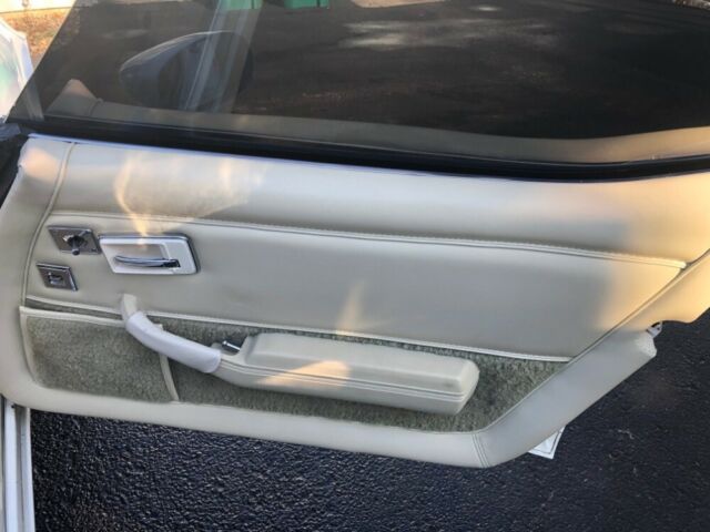 1980 White Chevrolet Corvette Coupe