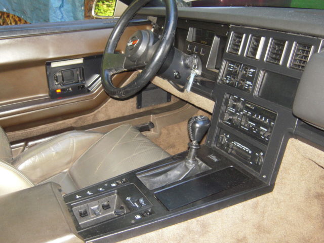 1986 silver Chevrolet Corvette Coupe