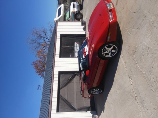 1986 Red Chevrolet Corvette 2dr