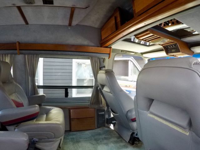 1986 White Chevrolet G20 Van Van Camper