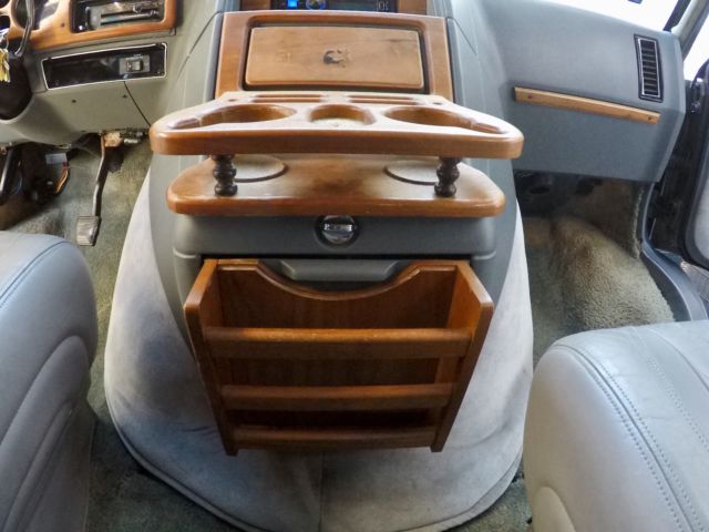 1986 White Chevrolet G20 Van Van Camper