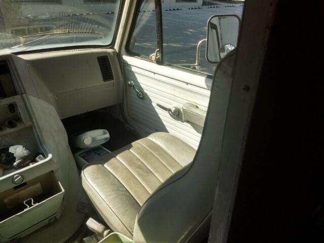 1994 White Chevrolet Other Cab & Chassis