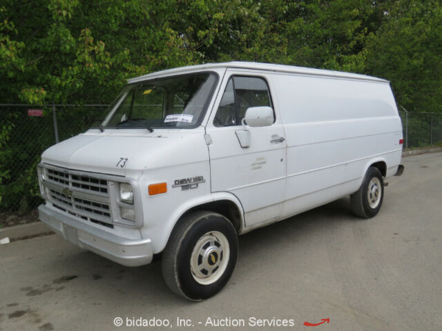 1987 White Chevrolet G Series Van