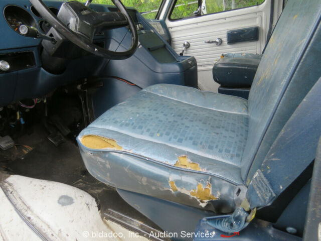 1987 White Chevrolet G Series Van