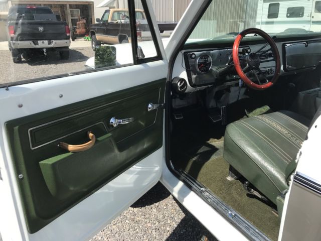 1970 White Chevrolet C/K Pickup 1500