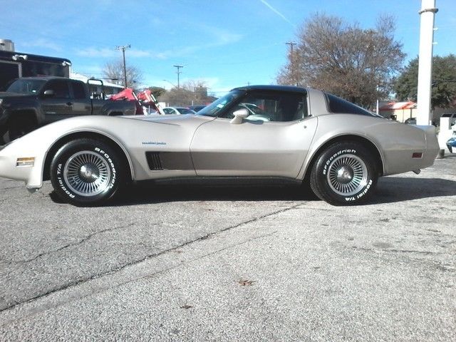 1982 Gold Chevrolet Corvette Coupe