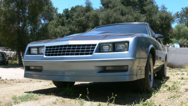 1987 White Chevrolet Monte Carlo