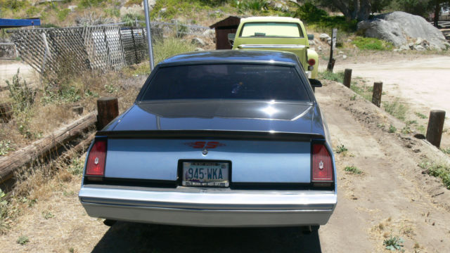 1987 White Chevrolet Monte Carlo