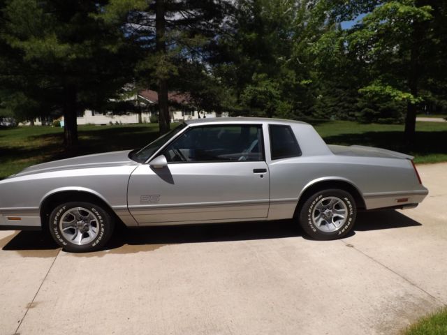 1988 Silver Chevrolet Monte Carlo Coupe