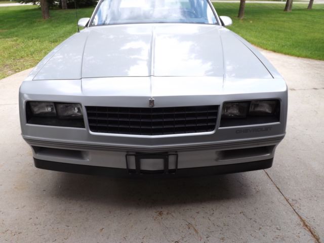 1988 Silver Chevrolet Monte Carlo Coupe