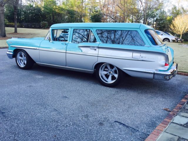 1958 Turquoise Chevrolet Nomad Wagon