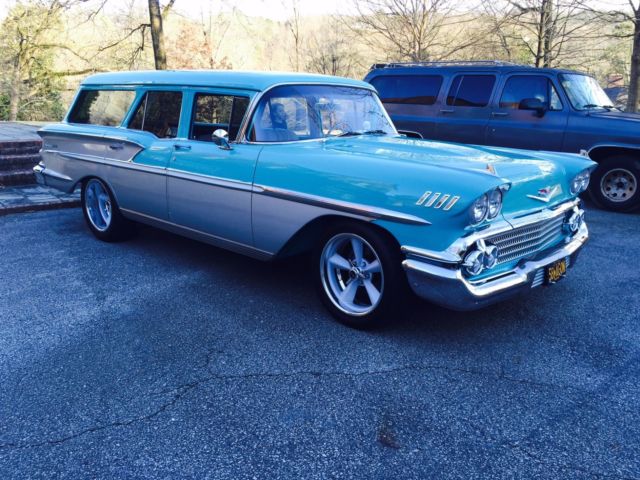 1958 Turquoise Chevrolet Nomad Wagon