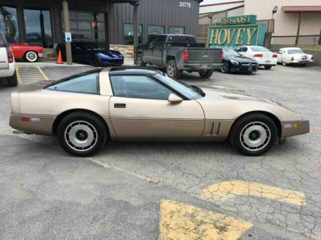 1984 Gold Chevrolet Corvette Coupe