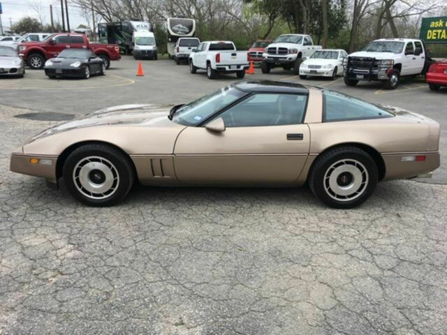 1984 Gold Chevrolet Corvette Coupe