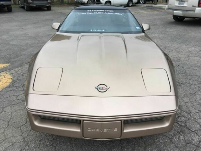 1984 Gold Chevrolet Corvette Coupe