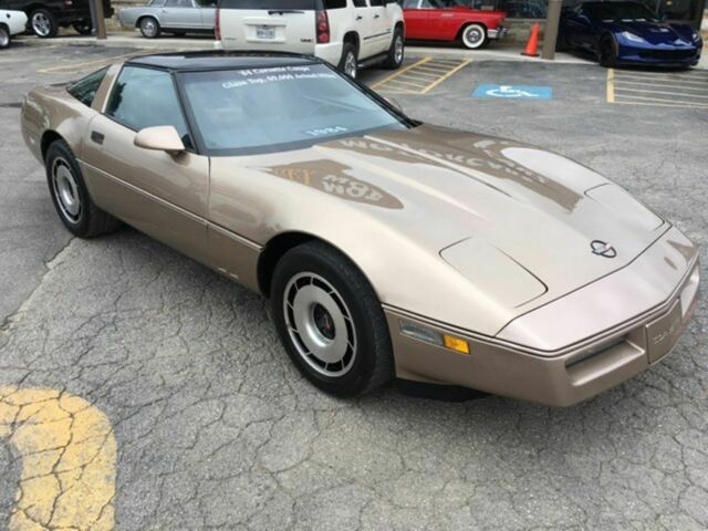 1984 Gold Chevrolet Corvette Coupe