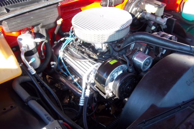 1993 Red Chevrolet Silverado 1500 Standard Cab Pickup