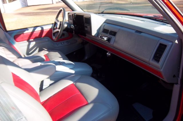 1993 Red Chevrolet Silverado 1500 Standard Cab Pickup
