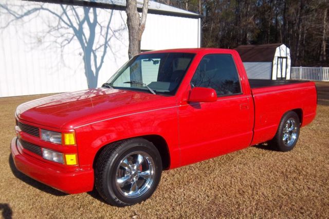 1993 Red Chevrolet Silverado 1500 Standard Cab Pickup