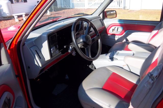 1993 Red Chevrolet Silverado 1500 Standard Cab Pickup