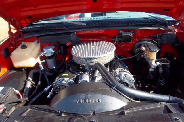 1993 Red Chevrolet Silverado 1500 Standard Cab Pickup