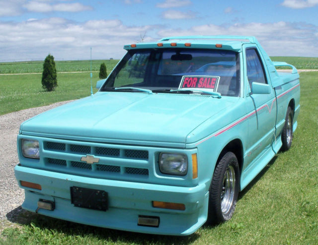 1982 red Chevrolet S-10 Std Cab/long box